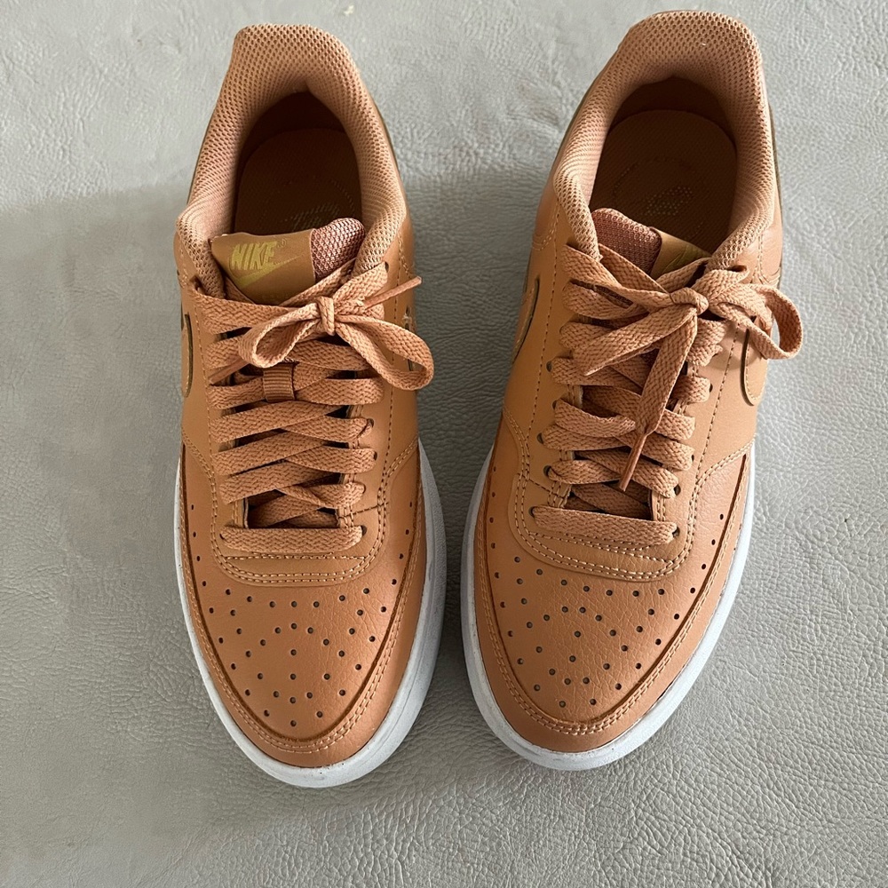 Nike Women's Tan Sneakers